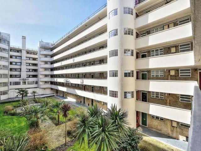 Apartment for rent in North Sheen, Greater London