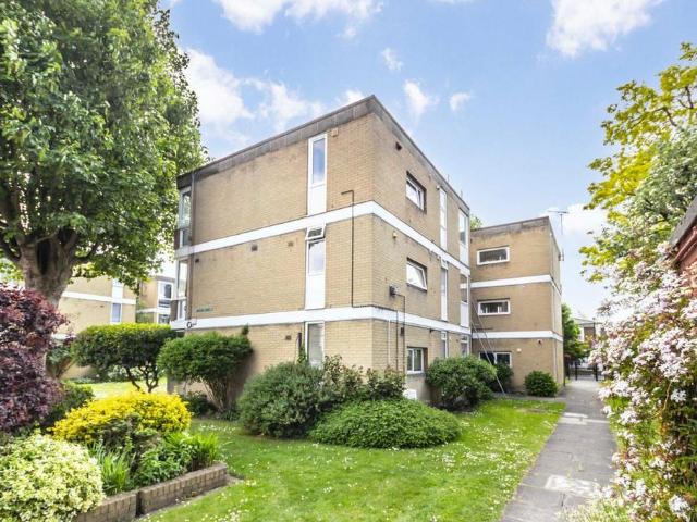 Apartment for rent in North Sheen, Greater London