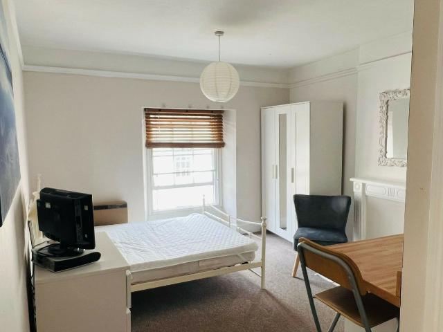 Studio for rent in Semilong, Northampton