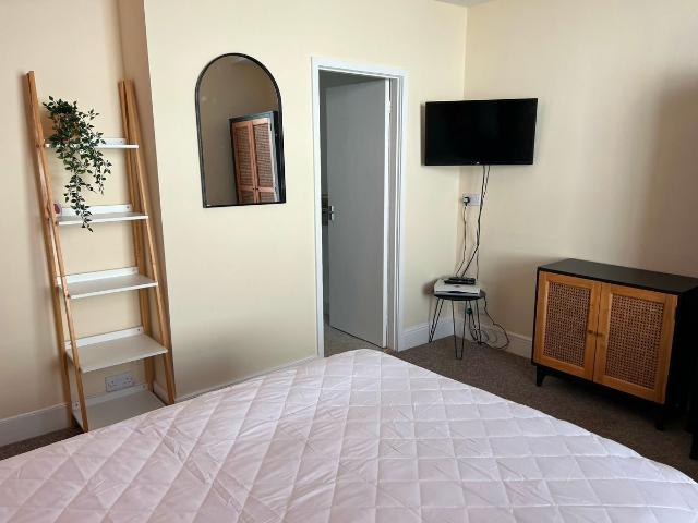 Studio for rent in Semilong, Northampton