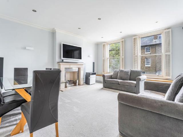 House for rent in Cottenham Park, Greater London