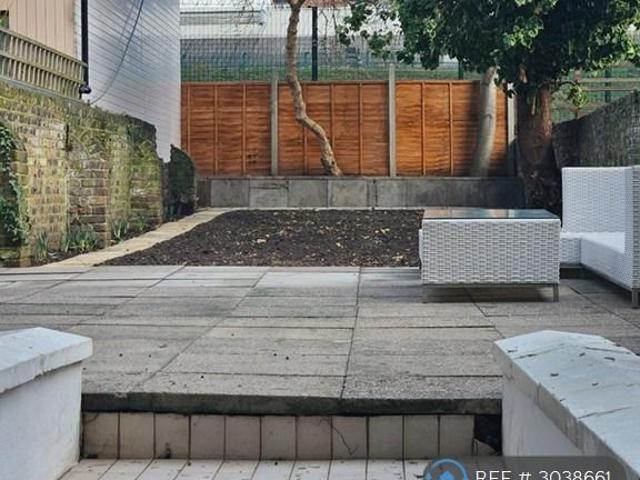 House for rent in West Byfleet, Woking