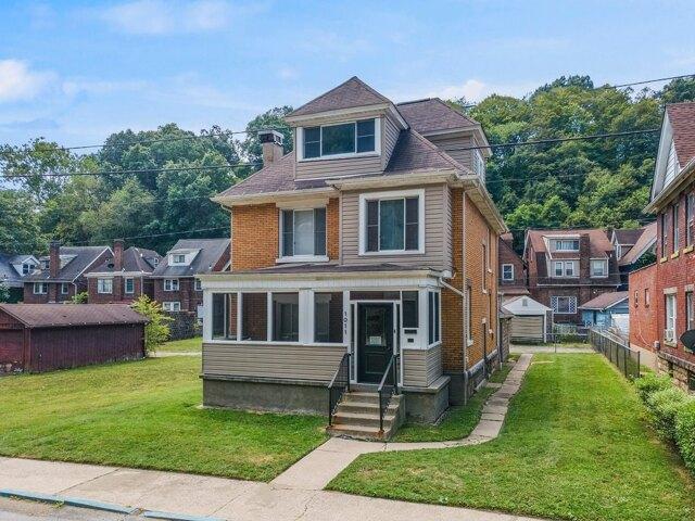 House for sale in Aliquippa