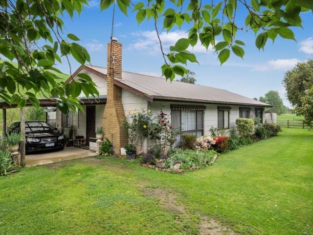 Cottage for sale in Neerim South