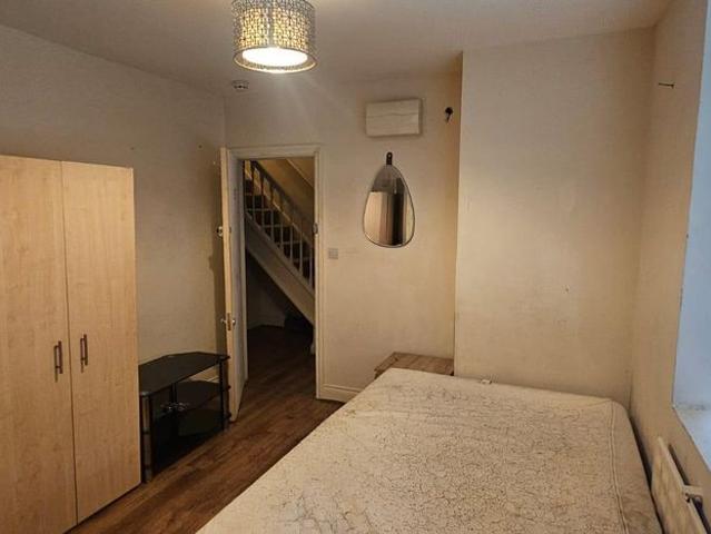 Studio for rent in Harold Hill, Greater London
