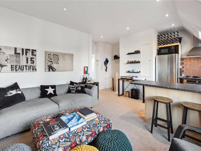 Apartment for rent in Kensington, Greater London