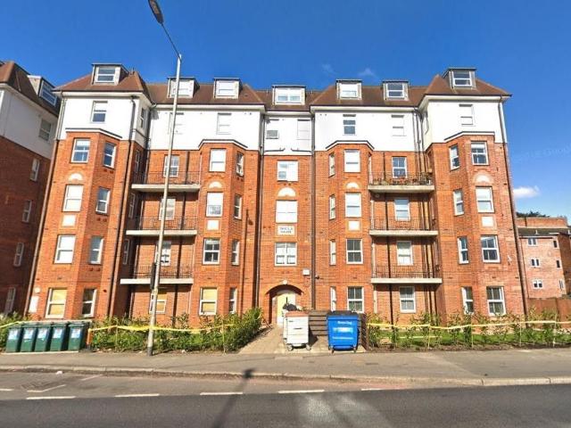 House for rent in London Borough of Barnet, Greater London