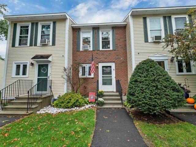 House for sale in Webster Green, Merrimack
