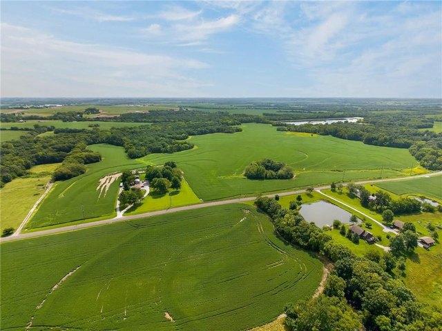 Farm for sale in Higginsville, Missouri