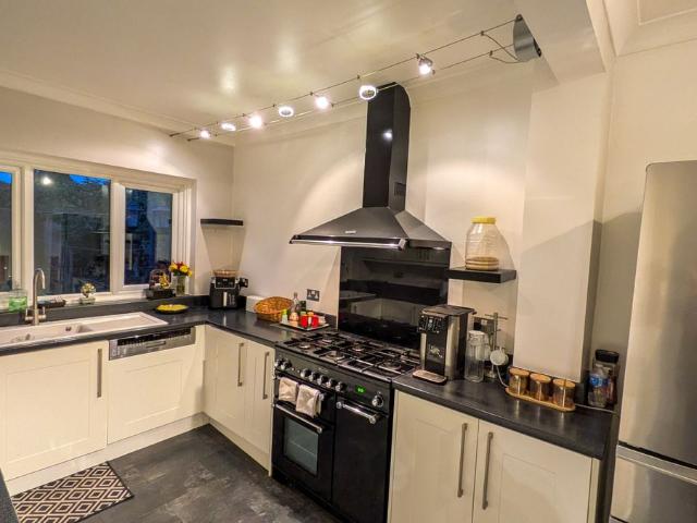 House for rent in London Borough of Redbridge, Greater London