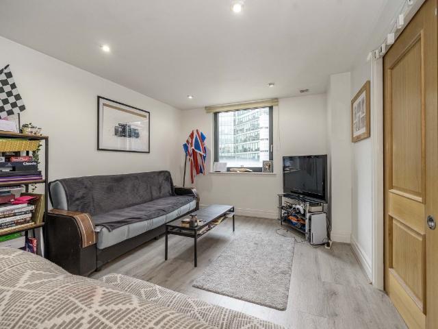 Apartment for rent in Paddington, Greater London
