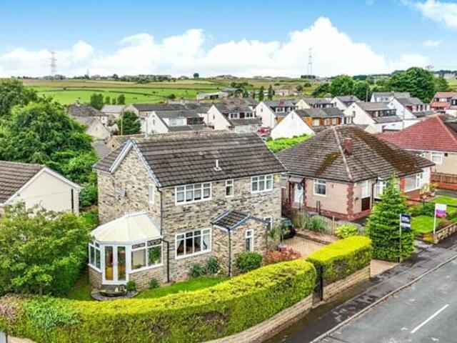 House for sale in Halifax, West Yorkshire