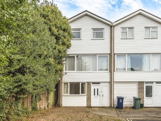 House for rent in Town Furze, The Slade
