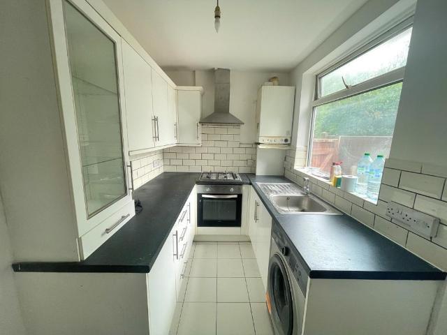 Apartment for rent in London Borough of Ealing, Greenford