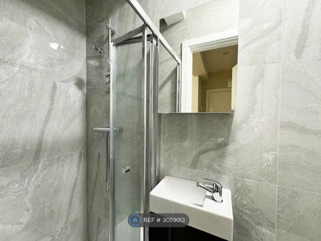 Studio for rent in Lower Feltham, Greater London