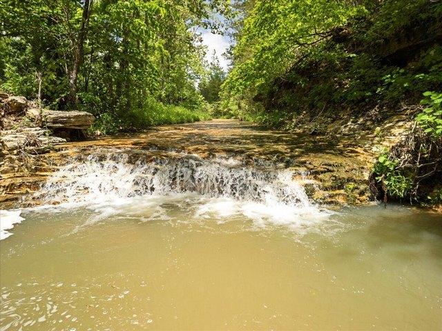 Farm for sale in Howell, Missouri