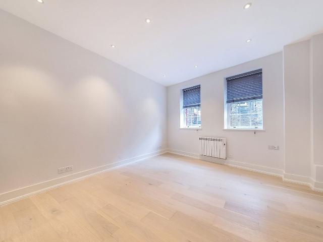 Studio for rent in Seven Dials, Bloomsbury