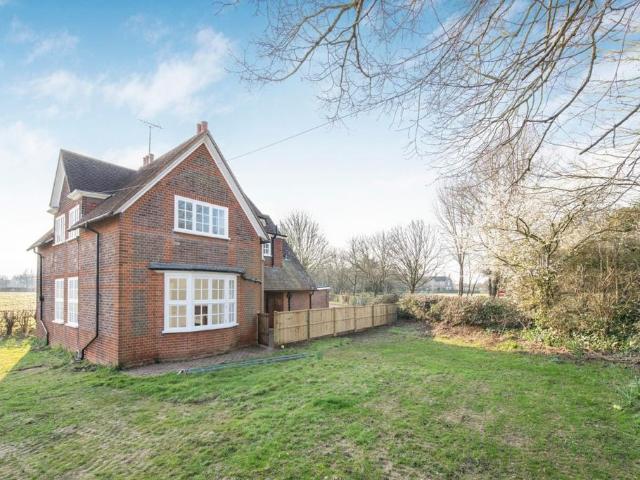 House for rent in Five Acres, Hertfordshire