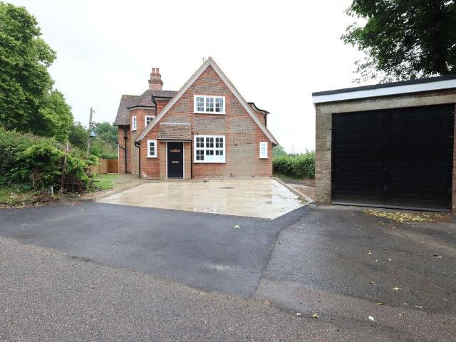 House for rent in Five Acres, Hertfordshire