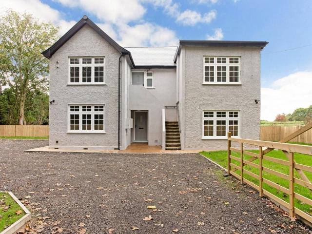 Apartment for rent in Five Acres, Hertfordshire