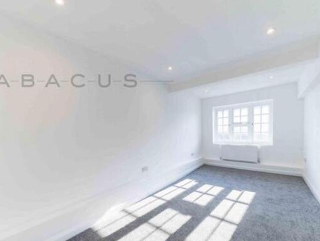 House for sale in Elstree and Borehamwood, Borehamwood