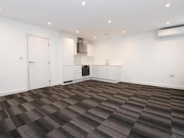 Apartment for rent in Elstree and Borehamwood, Borehamwood