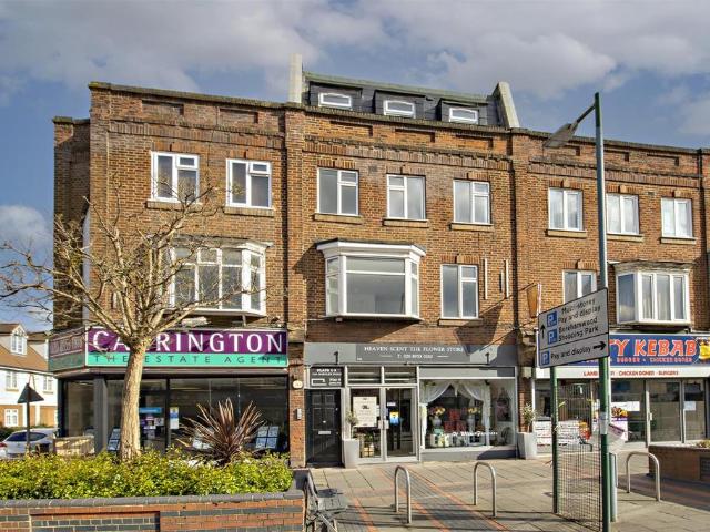 Apartment for rent in Elstree and Borehamwood, Borehamwood