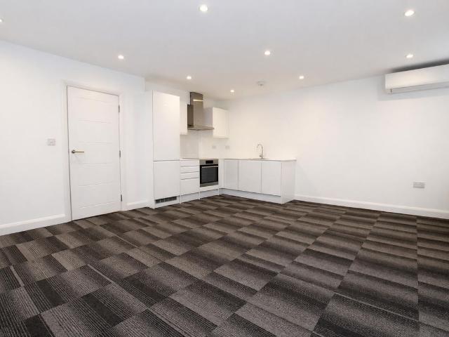 Apartment for rent in Elstree and Borehamwood, Borehamwood
