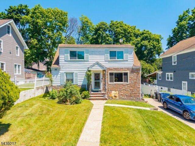 House for sale in Teaneck, New Jersey