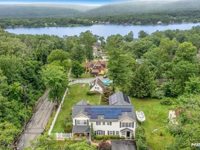 House for sale in Awosting, West Milford