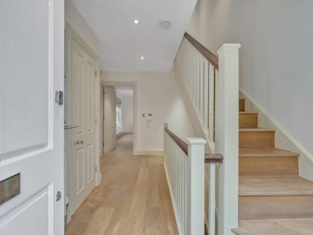 Townhouse for rent in London, Mayfair