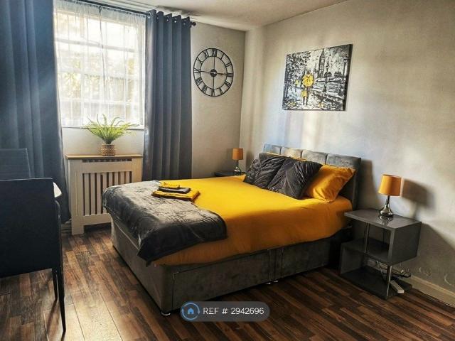 Studio for rent in Shepherd's Bush, Greater London