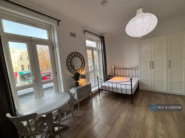 Apartment for rent in London Borough of Hammersmith and Fulham, Greater London