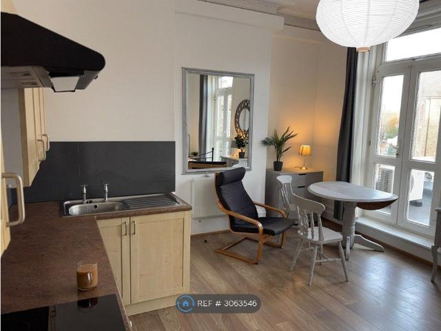 Studio for rent in London Borough of Hammersmith and Fulham, Greater London
