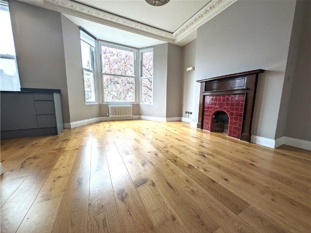 Apartment for rent in Brook Green, Greater London