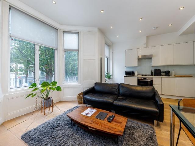 Apartment for rent in London Borough of Hammersmith and Fulham, Greater London