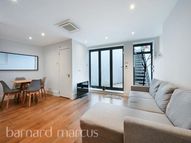 Studio for rent in Shepherd's Bush, Greater London