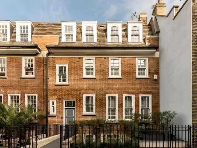 House for rent in Mayfair, Greater London