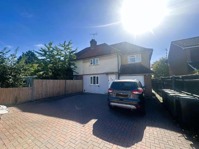 House for rent in Fairlands, Guildford