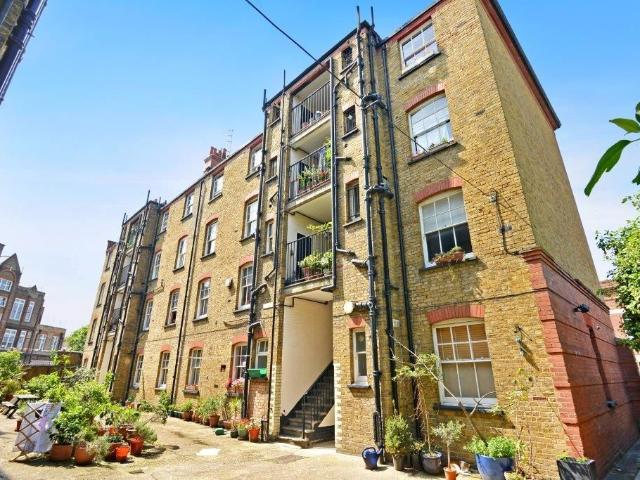 House for rent in Brierly Gardens, Greater London