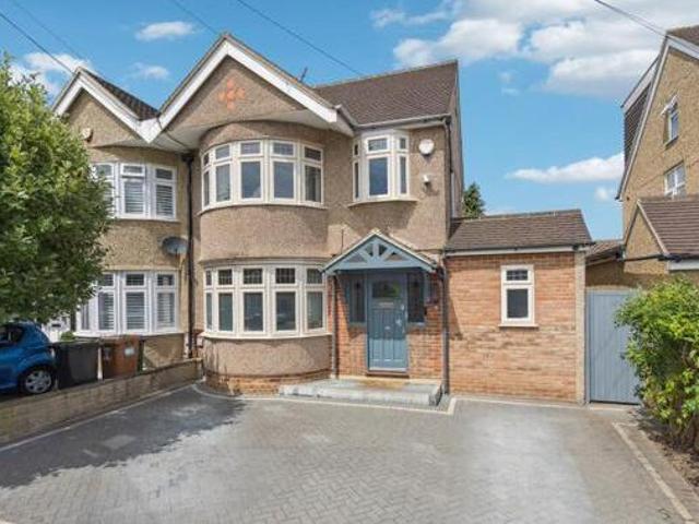 House for sale in Batchworth, Hertfordshire