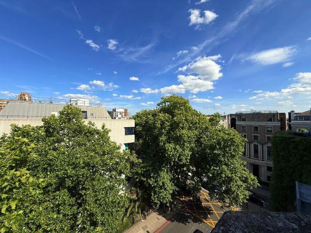 Studio for rent in Earl's Court, Greater London