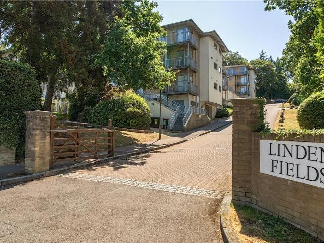 Apartment for rent in Broadwater Down, Sandown Park