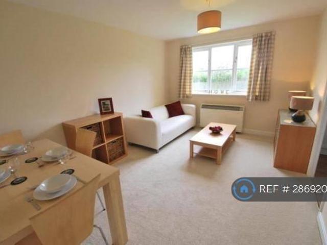 Apartment for rent in Berrylands, Greater London