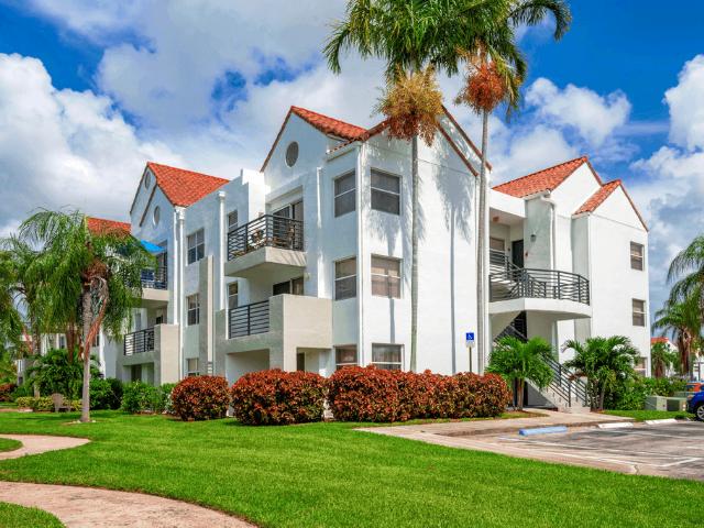 Apartment for rent in Dania, Florida