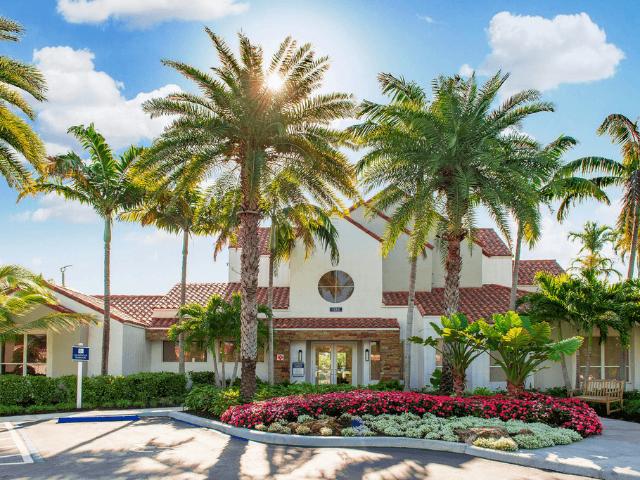 Apartment for rent in Dania, Florida