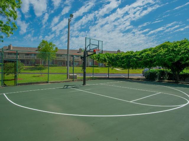 Apartment for rent in Mill Creek Pond, Tulsa