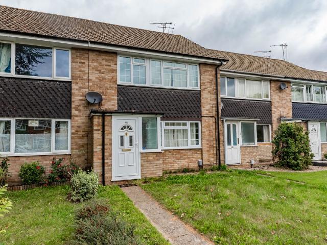 House for rent in Heol-las, Surrey