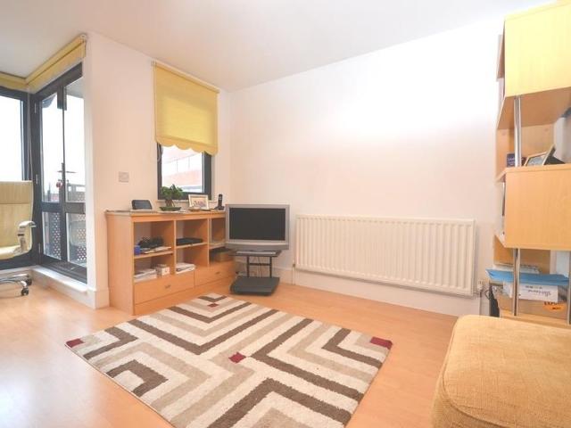 Apartment for rent in Hayes, Greater London