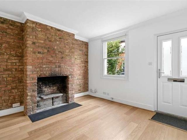 House for rent in London Borough of Richmond upon Thames, Greater London